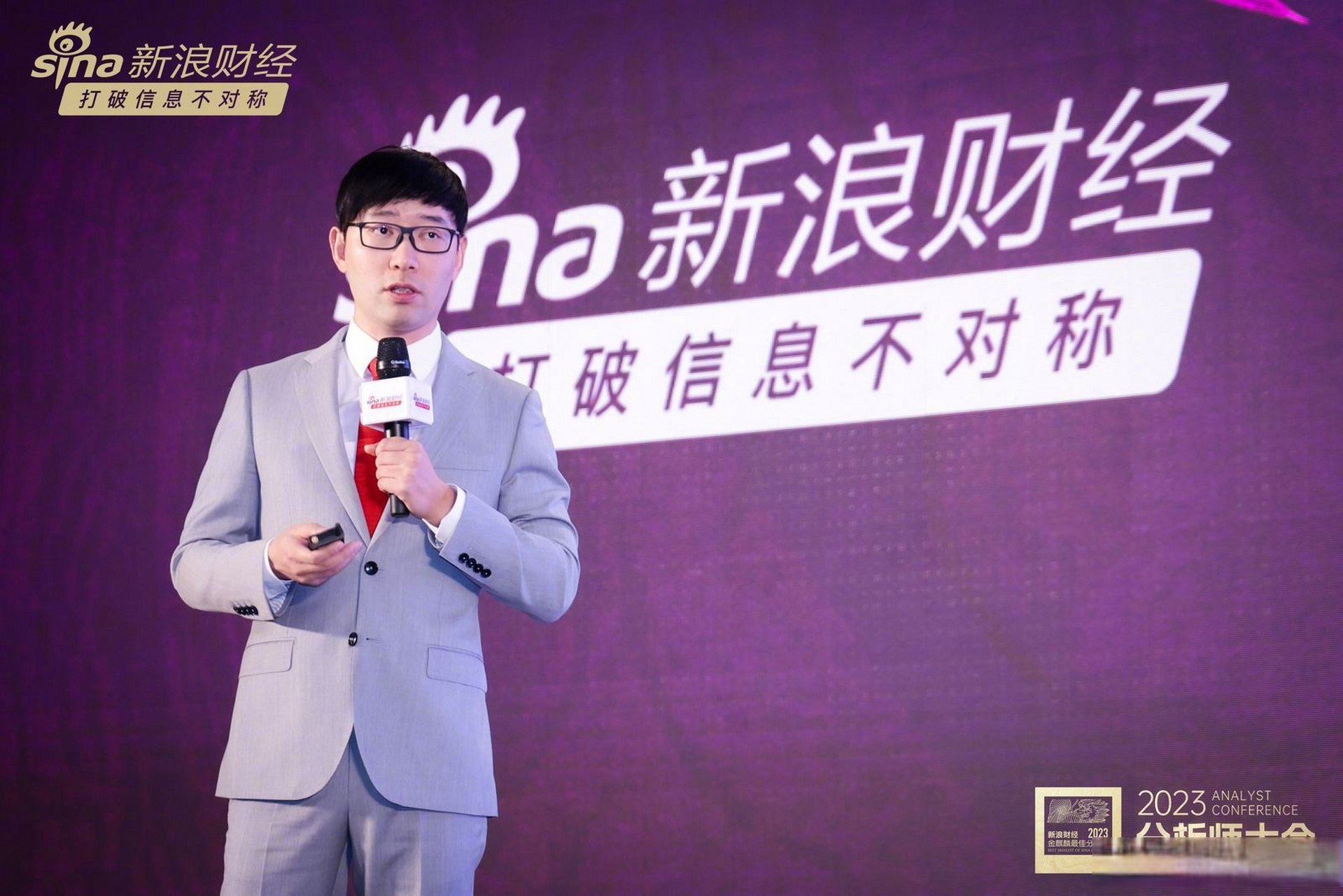 长江证券总裁(长江证券总裁邓晖前任是谁)